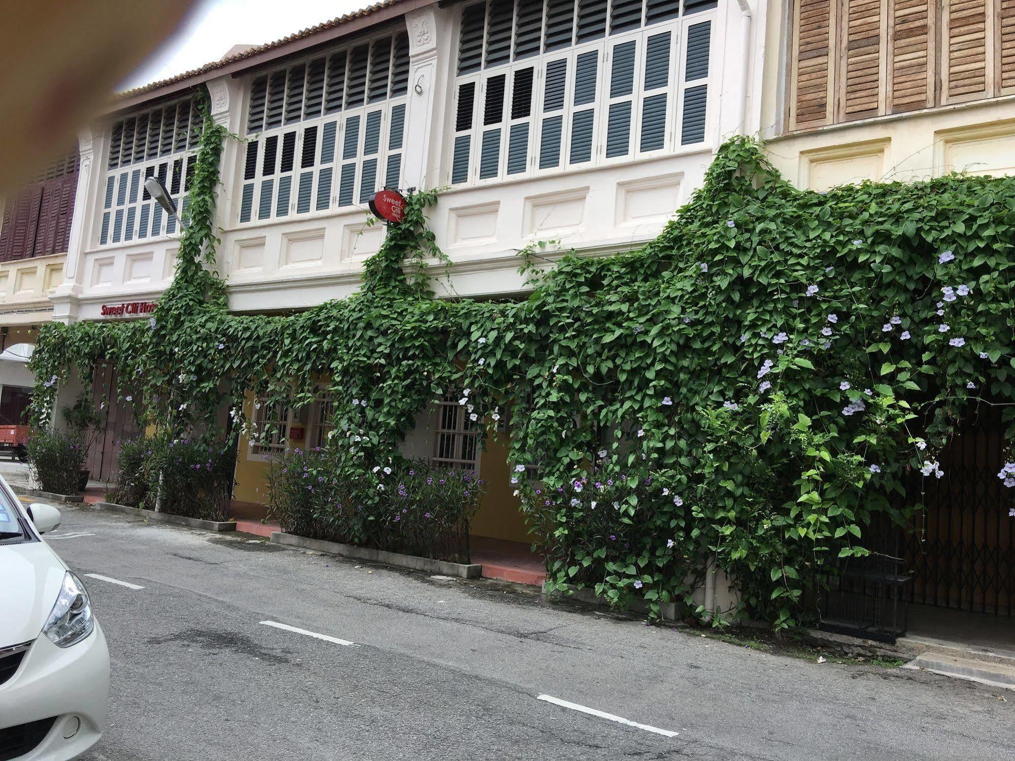 Sweet Cili Boutique Hotel George Town Exterior foto
